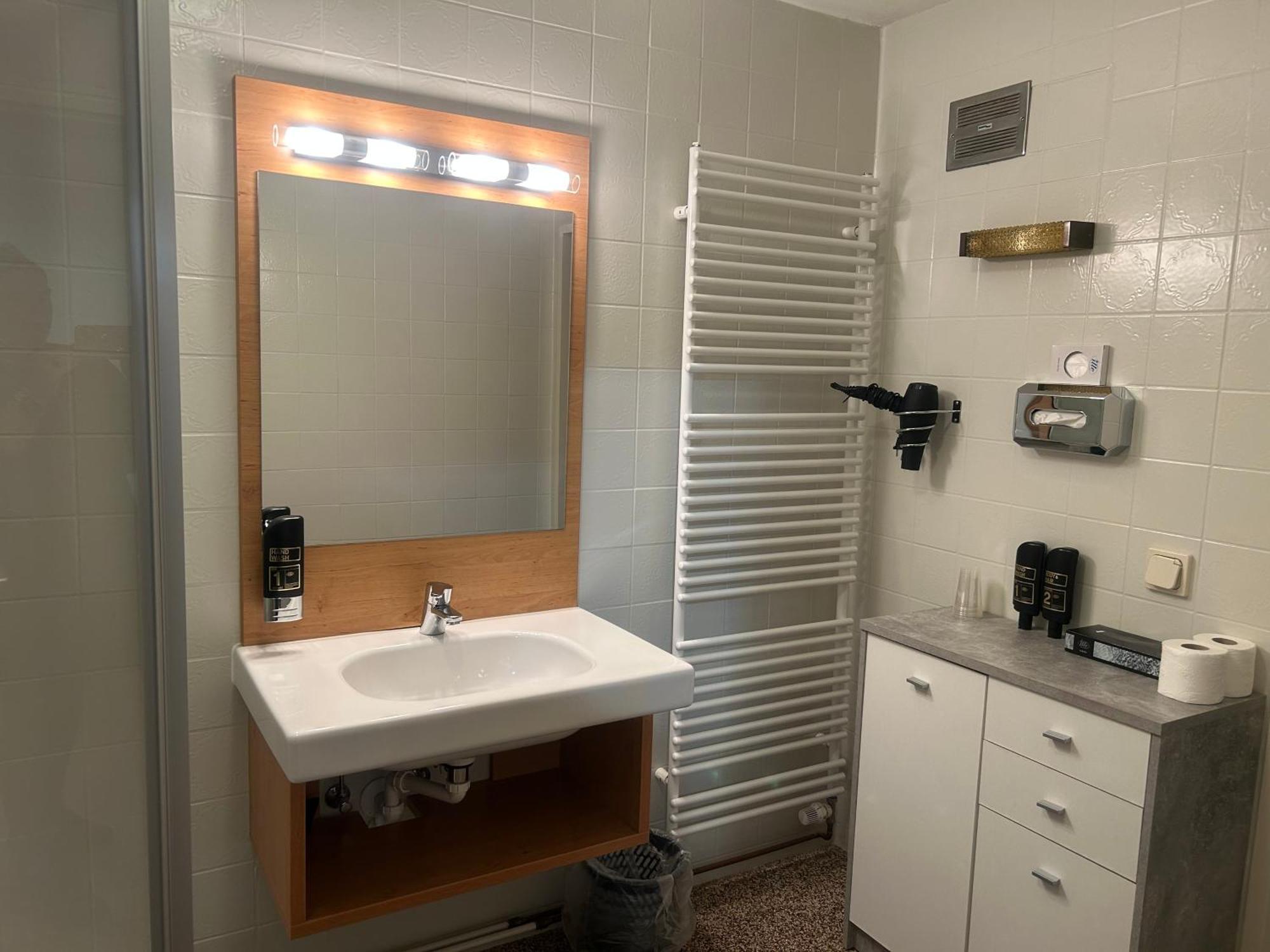 Gasthof Mit Seeterasse & Appartements Zur Landeroith Weyregg am Attersee Zewnętrze zdjęcie