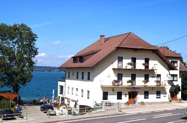 Gasthof Mit Seeterasse & Appartements Zur Landeroith Weyregg am Attersee Zewnętrze zdjęcie
